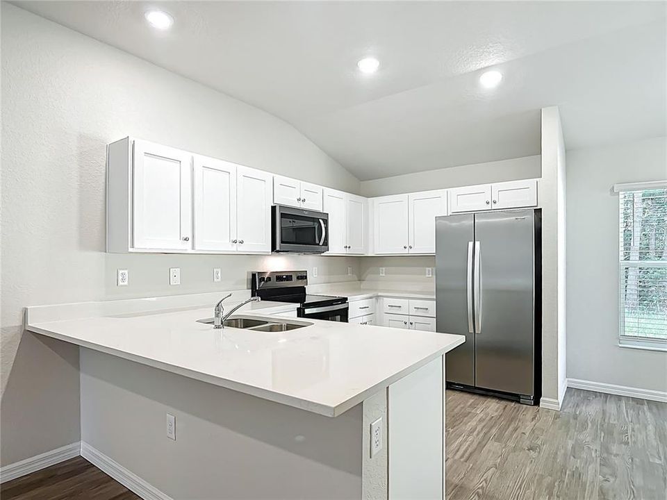 待售: $419,900 (4 贝兹, 0 浴室, 2104 平方英尺)