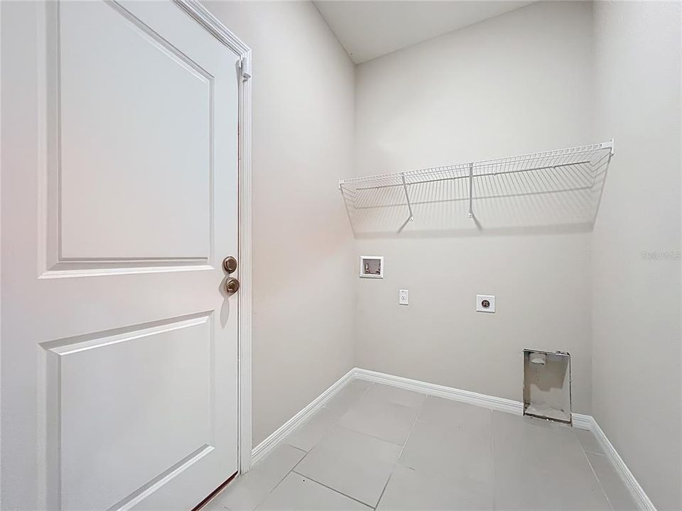 En Venta: $379,900 (4 camas, 2 baños, 2035 Pies cuadrados)