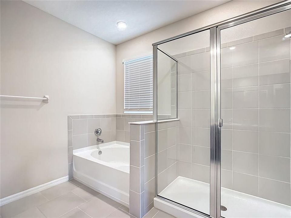 En Venta: $379,900 (4 camas, 2 baños, 2035 Pies cuadrados)