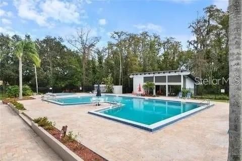 For Sale: $225,000 (2 beds, 2 baths, 1003 Square Feet)