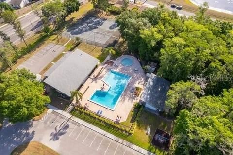 For Sale: $225,000 (2 beds, 2 baths, 1003 Square Feet)