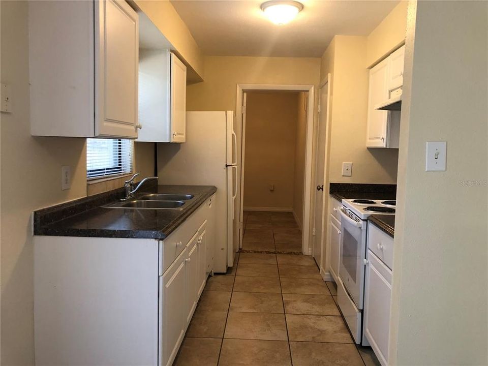 Под контрактом: $279,999 (3 спален, 2 ванн, 1052 Квадратных фут)