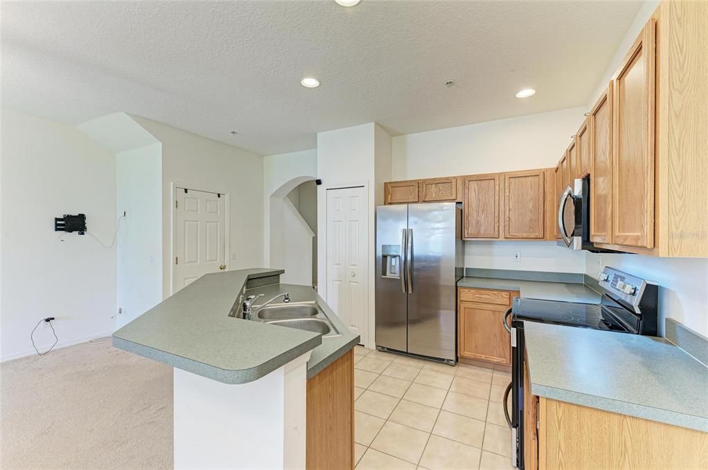 На продажу: $269,900 (3 спален, 2 ванн, 1378 Квадратных фут)