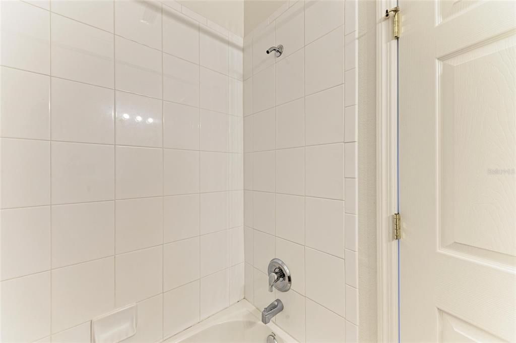 На продажу: $269,900 (3 спален, 2 ванн, 1378 Квадратных фут)