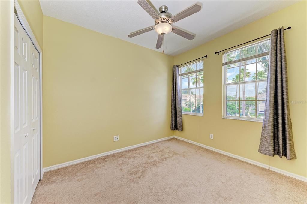 На продажу: $269,900 (3 спален, 2 ванн, 1378 Квадратных фут)