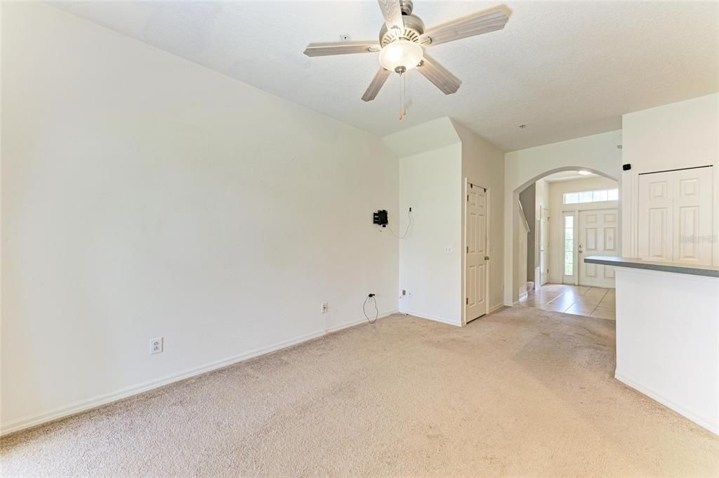 На продажу: $269,900 (3 спален, 2 ванн, 1378 Квадратных фут)