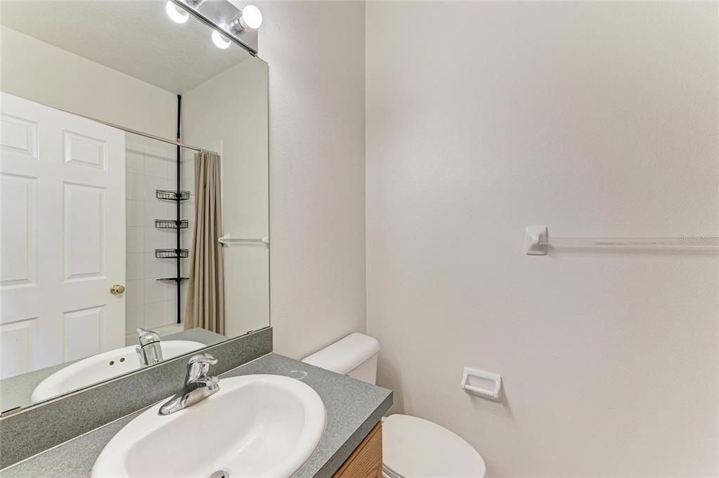 На продажу: $269,900 (3 спален, 2 ванн, 1378 Квадратных фут)