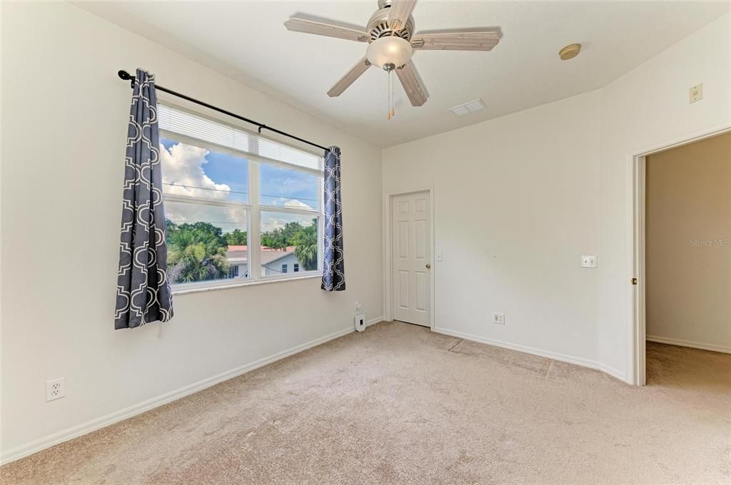 На продажу: $269,900 (3 спален, 2 ванн, 1378 Квадратных фут)