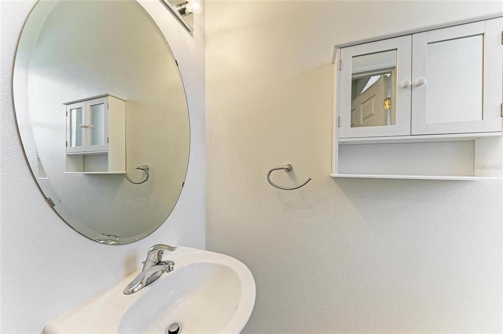 На продажу: $269,900 (3 спален, 2 ванн, 1378 Квадратных фут)