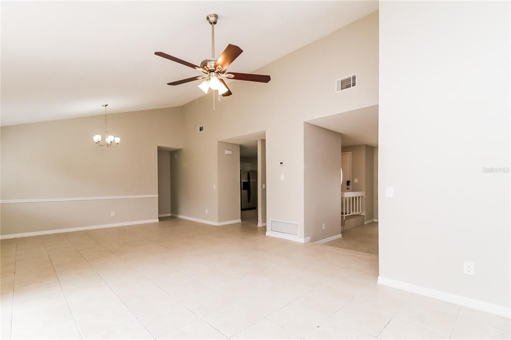 Active With Contract: $2,365 (3 beds, 2 baths, 1688 Square Feet)