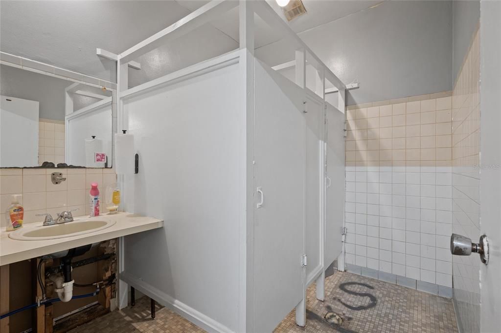 For Sale: $1,175,000 (0 beds, 0 baths, 6276 Square Feet)