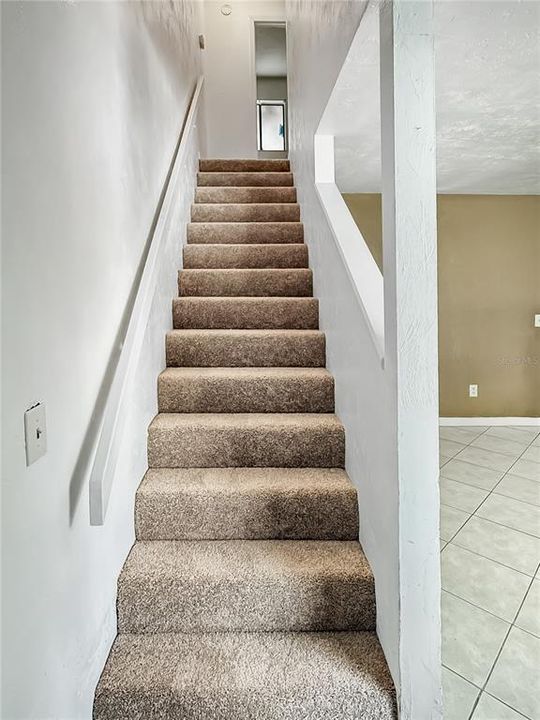 For Rent: $1,275 (2 beds, 1 baths, 995 Square Feet)