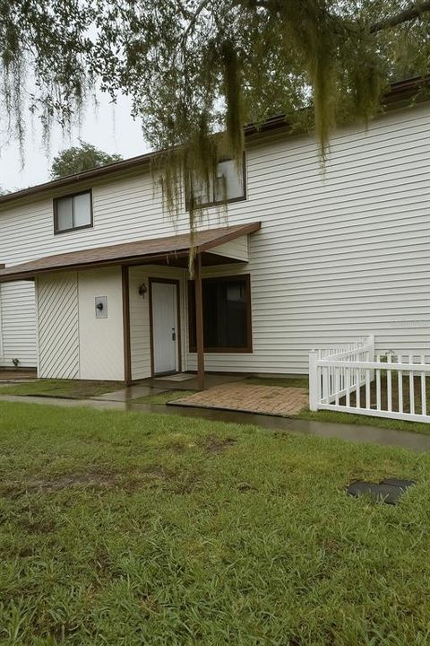 For Rent: $1,275 (2 beds, 1 baths, 995 Square Feet)