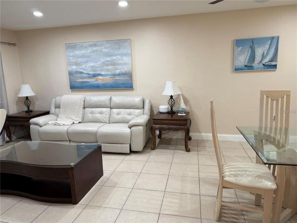 For Rent: $1,750 (2 beds, 1 baths, 1010 Square Feet)