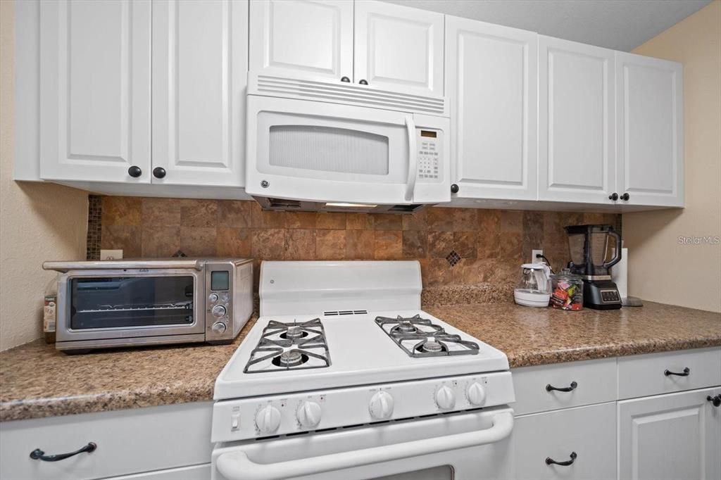 For Rent: $1,750 (2 beds, 1 baths, 1010 Square Feet)