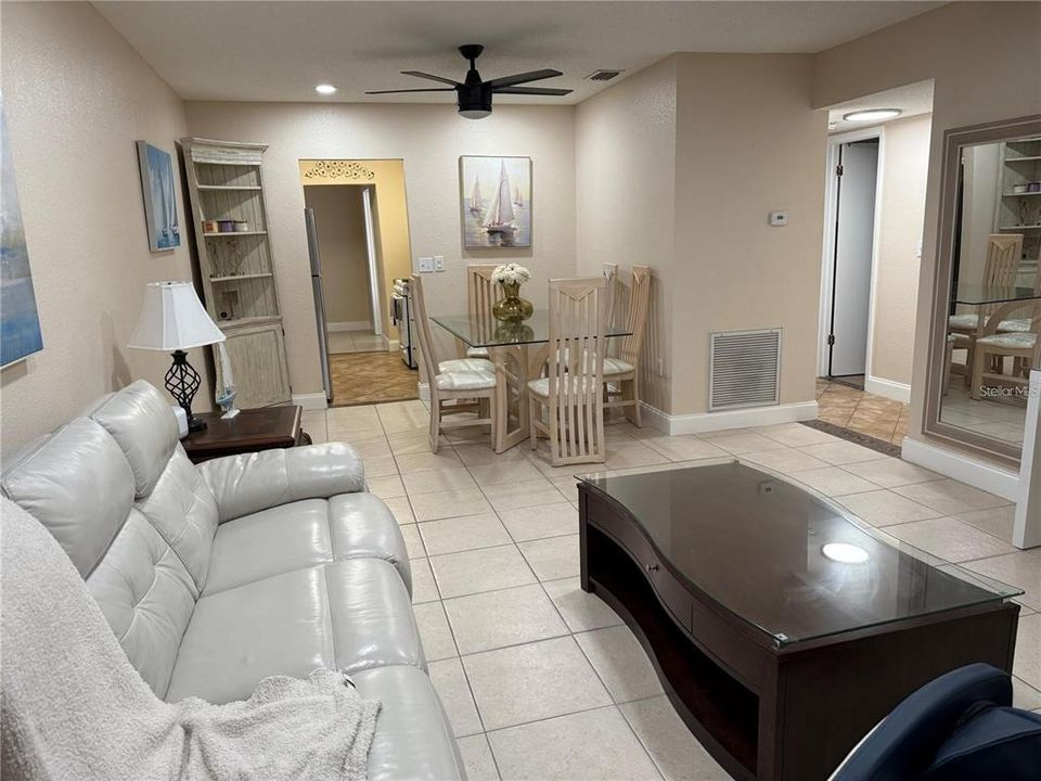 For Rent: $1,750 (2 beds, 1 baths, 1010 Square Feet)