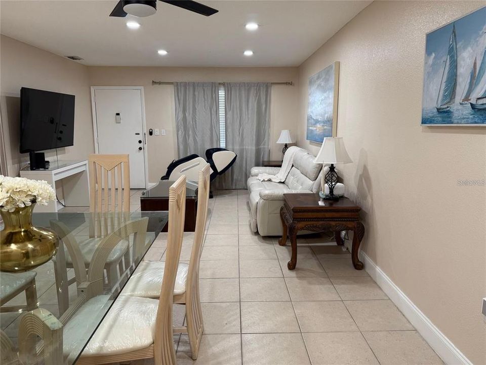 For Rent: $1,750 (2 beds, 1 baths, 1010 Square Feet)