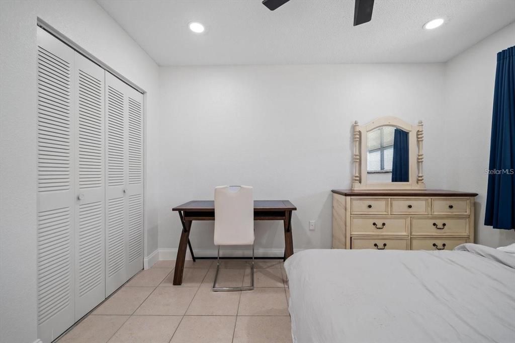 For Rent: $1,750 (2 beds, 1 baths, 1010 Square Feet)