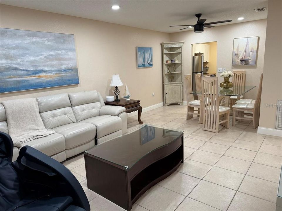 For Rent: $1,750 (2 beds, 1 baths, 1010 Square Feet)