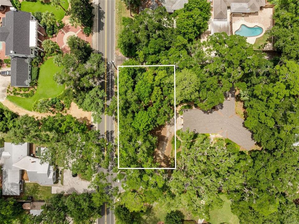 На продажу: $399,000 (0.23 acres)