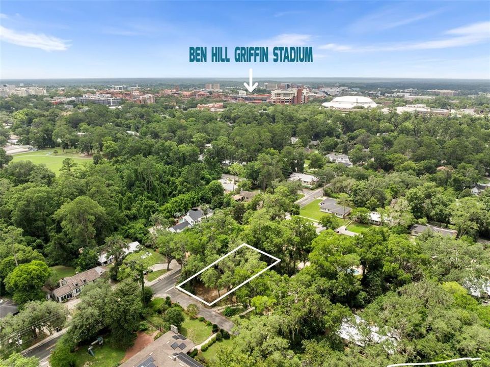 На продажу: $399,000 (0.23 acres)