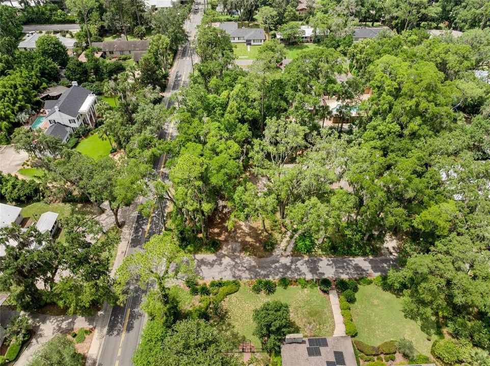 На продажу: $399,000 (0.23 acres)