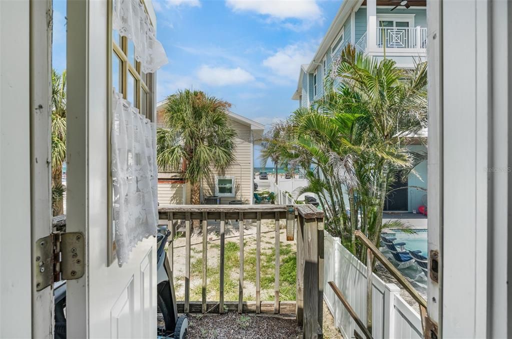 For Sale: $1,200,000 (0.11 acres)