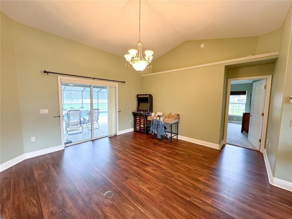 For Sale: $575,000 (3 beds, 3 baths, 2535 Square Feet)