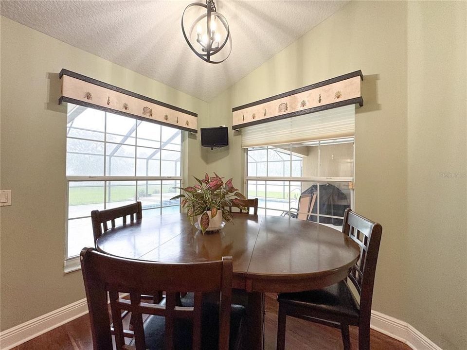 For Sale: $575,000 (3 beds, 3 baths, 2535 Square Feet)