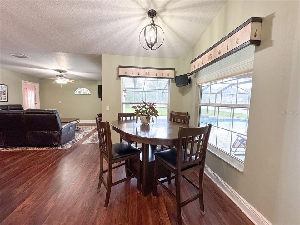 For Sale: $575,000 (3 beds, 3 baths, 2535 Square Feet)