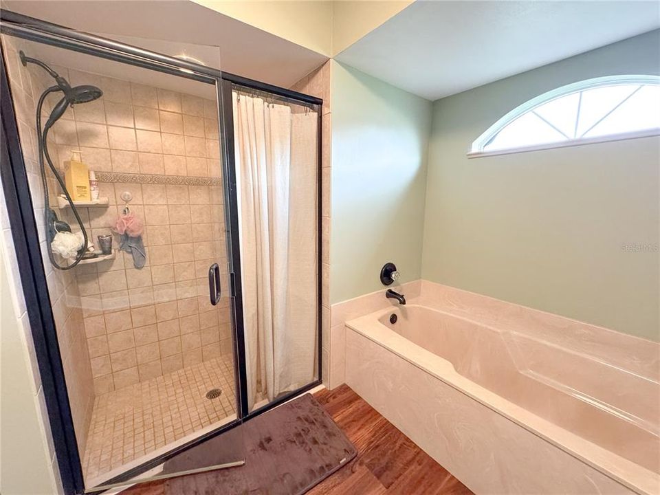 For Sale: $575,000 (3 beds, 3 baths, 2535 Square Feet)