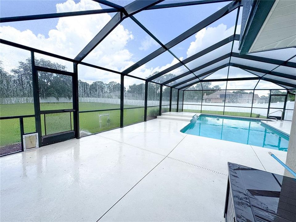 For Sale: $575,000 (3 beds, 3 baths, 2535 Square Feet)