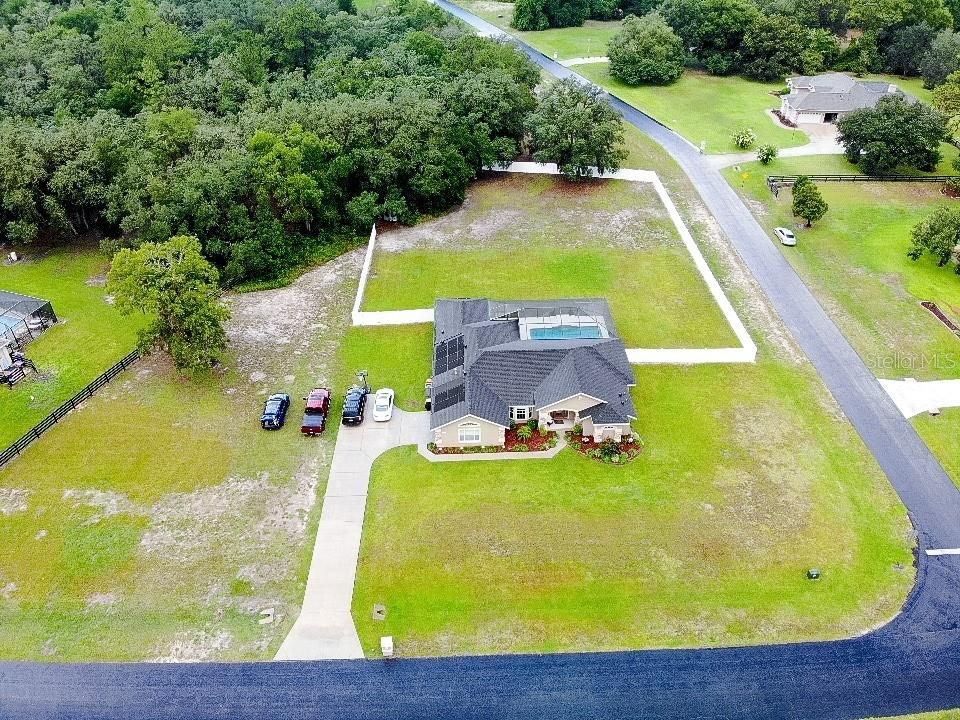 For Sale: $575,000 (3 beds, 3 baths, 2535 Square Feet)