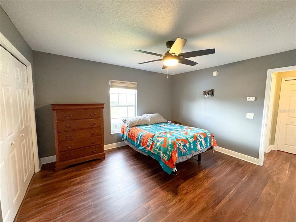 For Sale: $575,000 (3 beds, 3 baths, 2535 Square Feet)