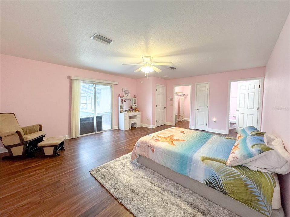 For Sale: $575,000 (3 beds, 3 baths, 2535 Square Feet)