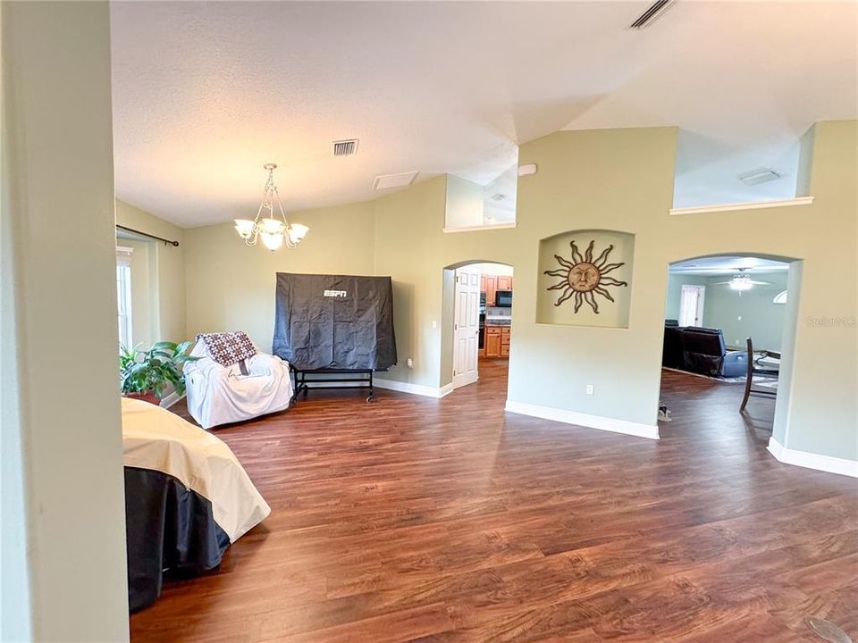 For Sale: $575,000 (3 beds, 3 baths, 2535 Square Feet)