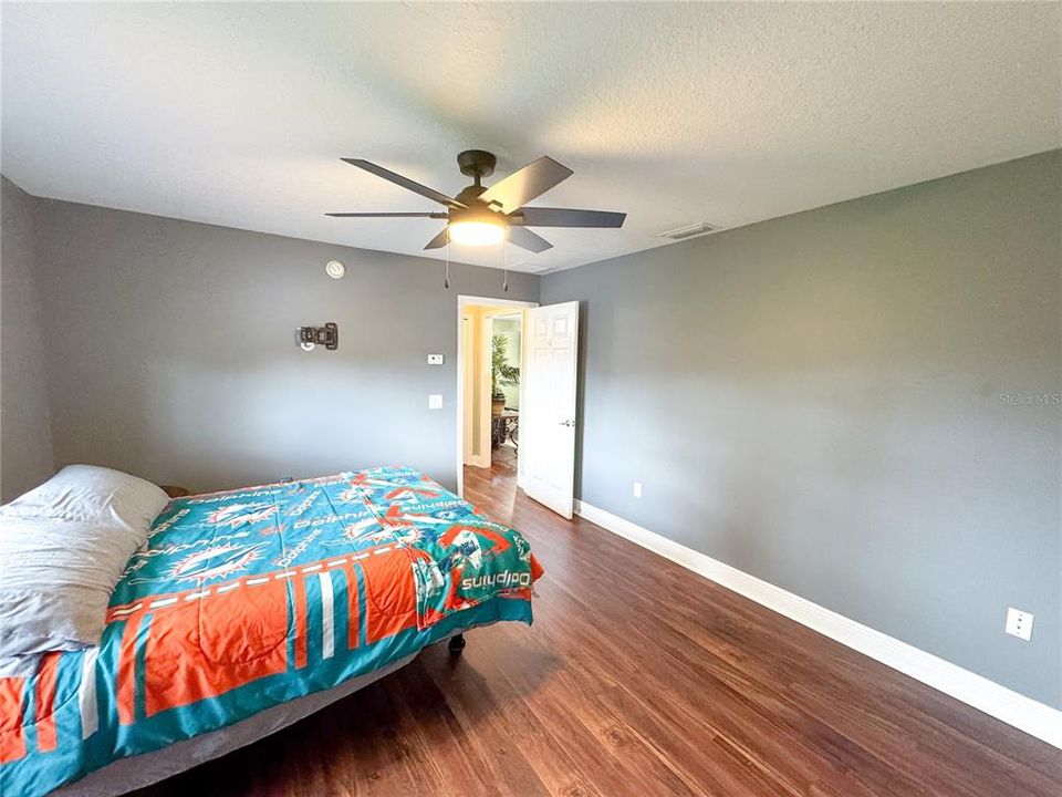 For Sale: $575,000 (3 beds, 3 baths, 2535 Square Feet)