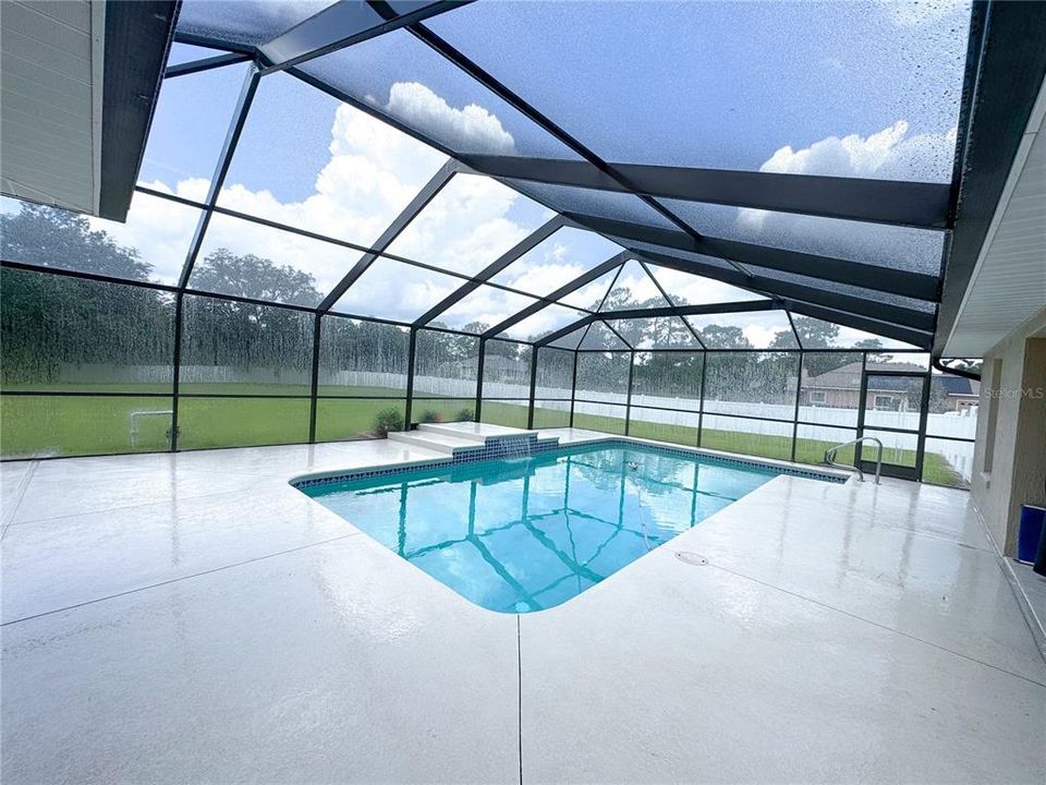 For Sale: $575,000 (3 beds, 3 baths, 2535 Square Feet)