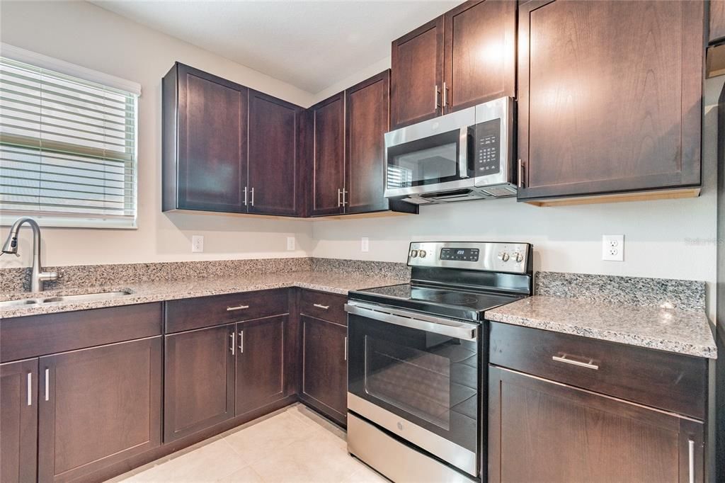 For Rent: $2,390 (4 beds, 2 baths, 2635 Square Feet)