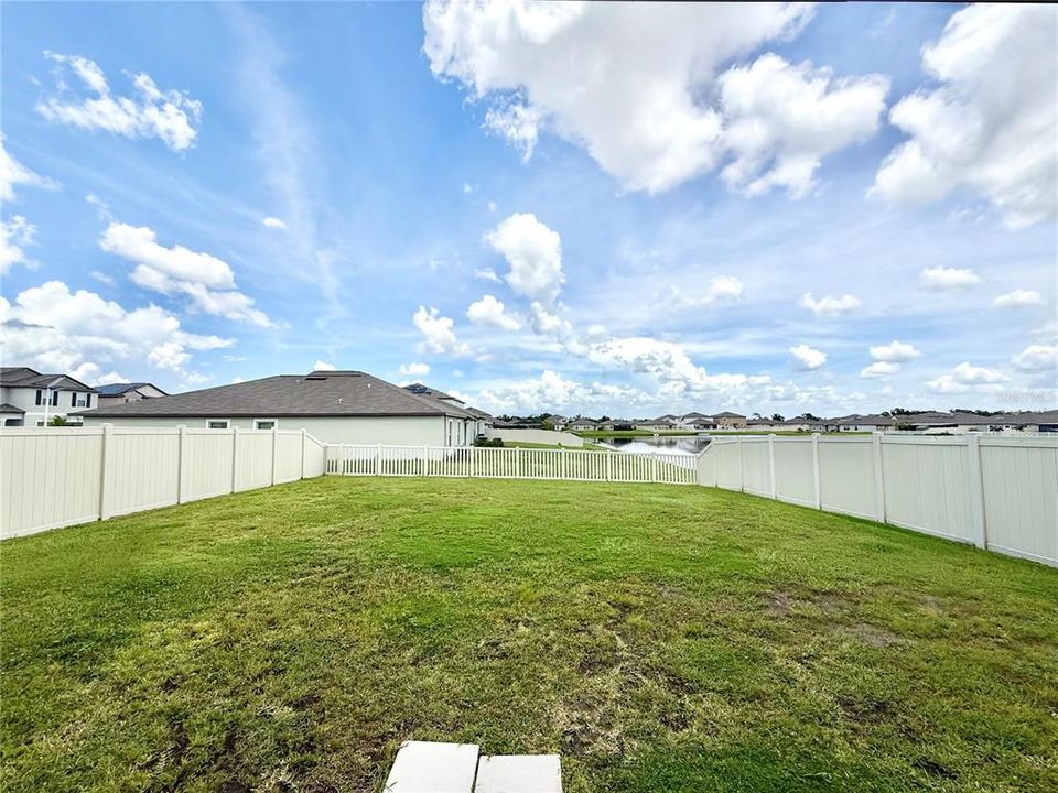 For Rent: $2,390 (4 beds, 2 baths, 2635 Square Feet)