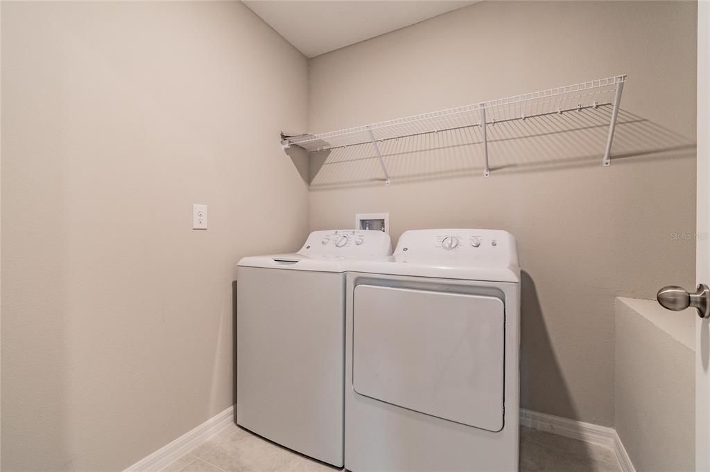 For Rent: $2,390 (4 beds, 2 baths, 2635 Square Feet)