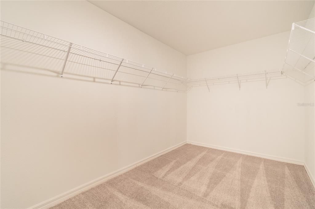 For Rent: $2,390 (4 beds, 2 baths, 2635 Square Feet)