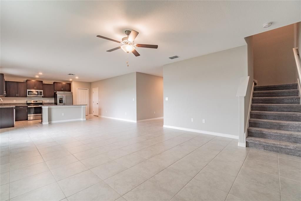 For Rent: $2,390 (4 beds, 2 baths, 2635 Square Feet)