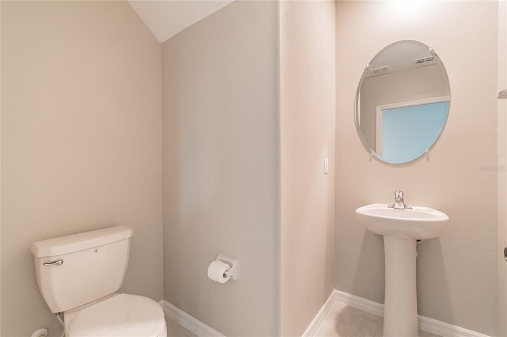 For Rent: $2,390 (4 beds, 2 baths, 2635 Square Feet)