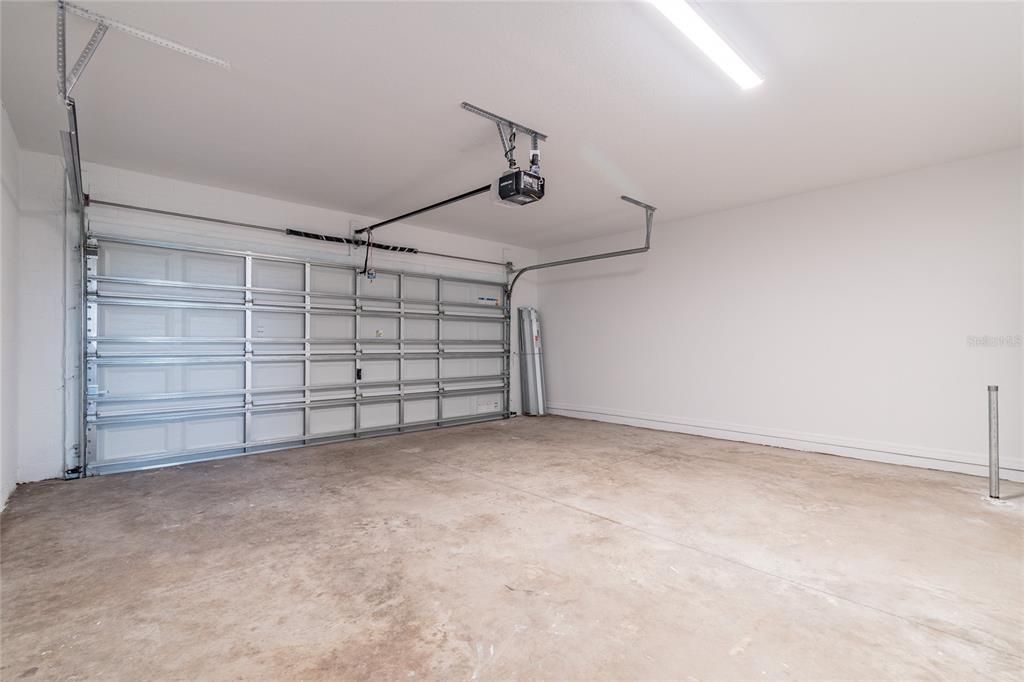 For Rent: $2,390 (4 beds, 2 baths, 2635 Square Feet)