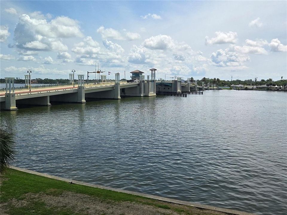 Activo con contrato: $1,700 (1 camas, 1 baños, 885 Pies cuadrados)