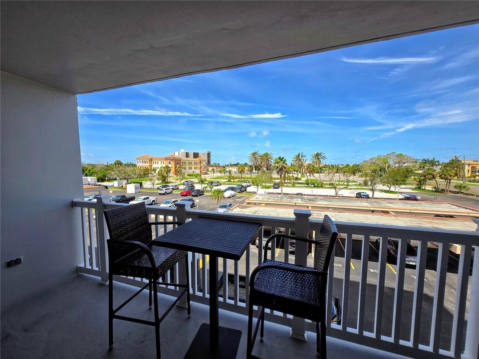 Activo con contrato: $1,700 (1 camas, 1 baños, 885 Pies cuadrados)