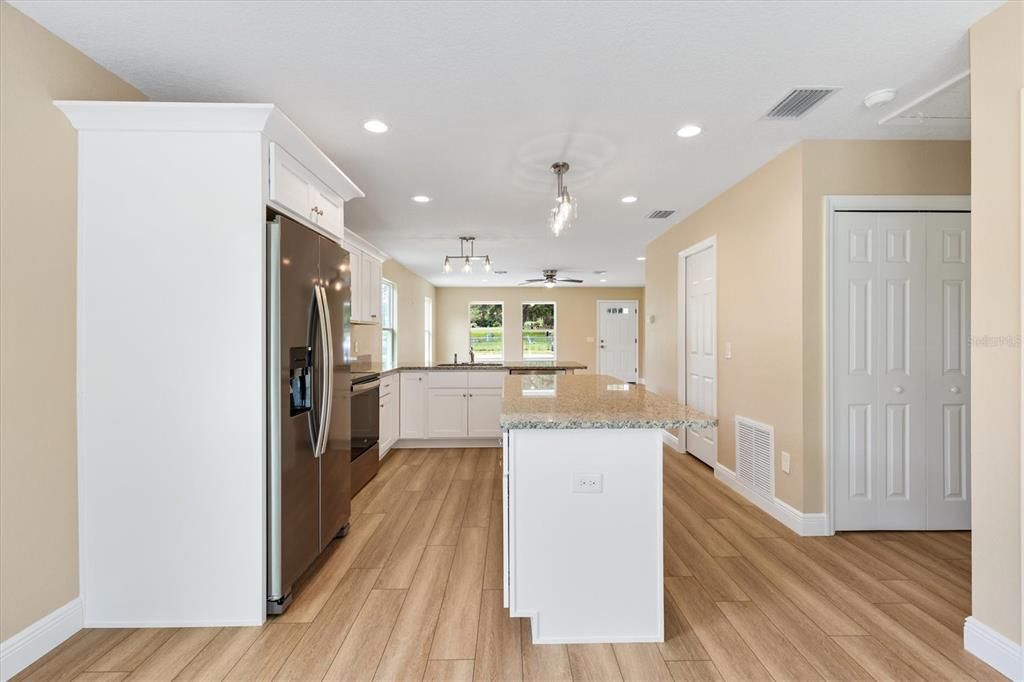 For Sale: $265,000 (3 beds, 2 baths, 1451 Square Feet)