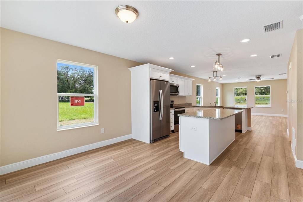 For Sale: $265,000 (3 beds, 2 baths, 1451 Square Feet)