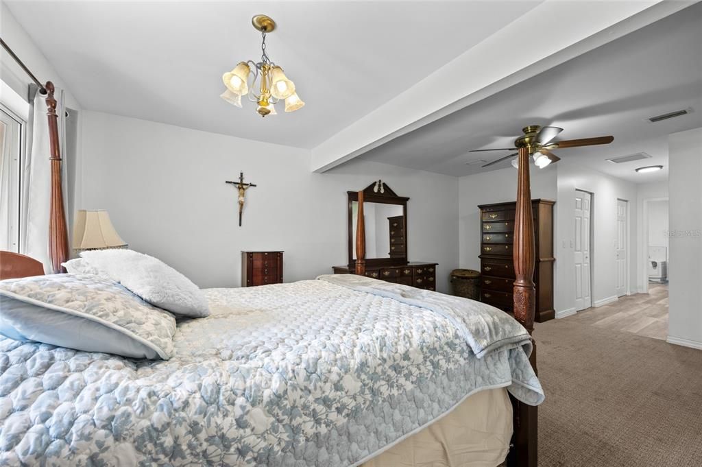 For Sale: $499,995 (4 beds, 3 baths, 2266 Square Feet)